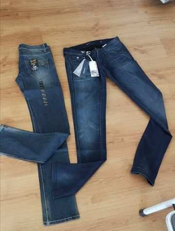 Stock jeans firmati uomo e donna