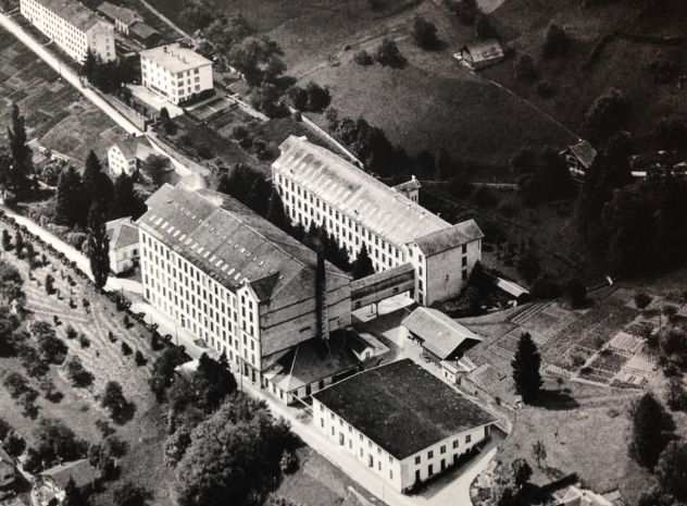 Studentessa ricerca ex operaie della Fabbrica Stoffel di Mels, Svizzera