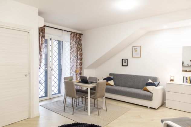 Studio Apartment (stesso prezzo da 1 a 4) PATIO e GIARDINO, 15 min per CENTRO