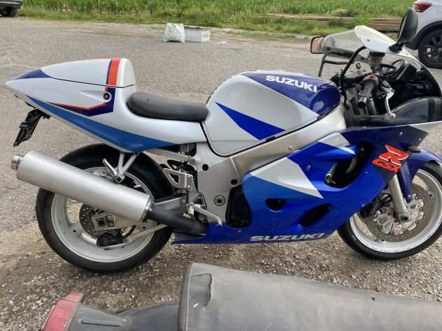 SUZUKI R GSX 600