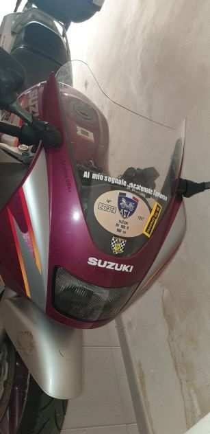 Suzuki rf900 r