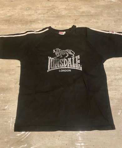 T-shirt Taglia M - Lonsdale