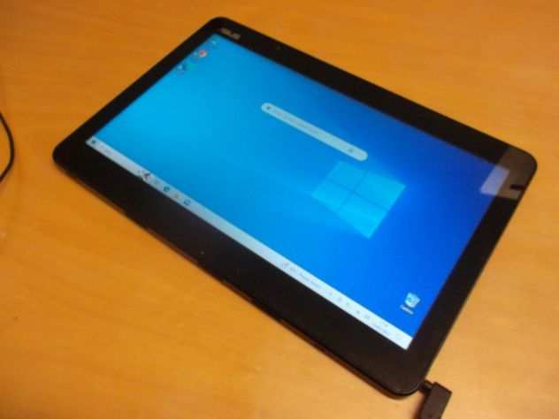 Tablet Asus modello T300F 13 pollici touchscreen sistema operativo Windows 10 .