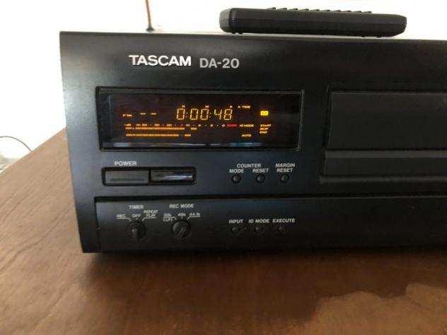 Tascam - DA-20 - Digital Audio Tape - DAT Deck - Varie attrezzature (come mostrato in descrizione)
