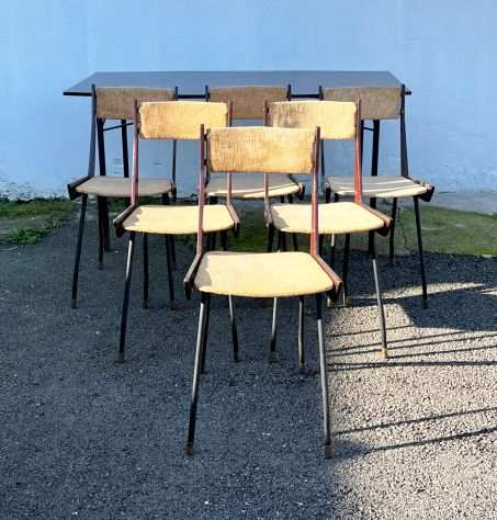 Tavola e sei sedie design anni 60