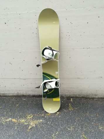 Tavola snowboard con attacchi Burton Custom