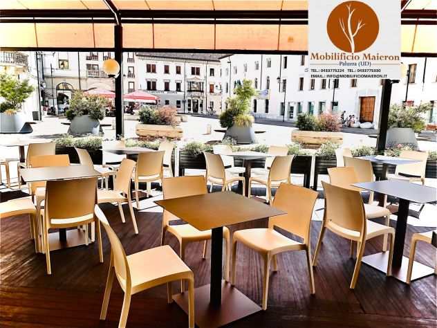 Tavoli Belluno Con Base Ghisa Nera  Piano HPL Colore Bianco Per Bar Ristorante