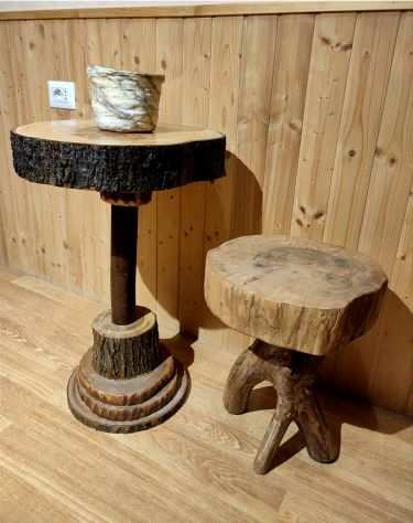 Tavolino e sgabello in legno massello.