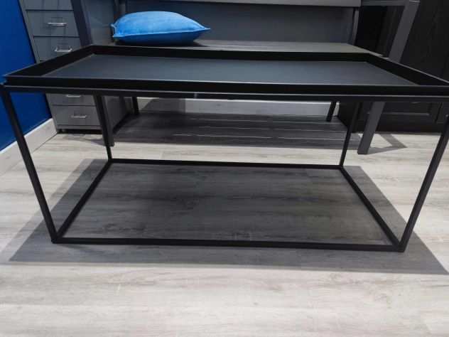 Tavolino moderno in metallo, stile minimalindustrial