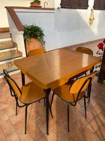 Tavolo  4 sedie in formica originale anni 70