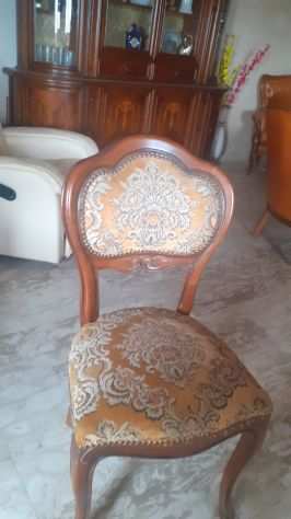 Tavolo antico con sedie