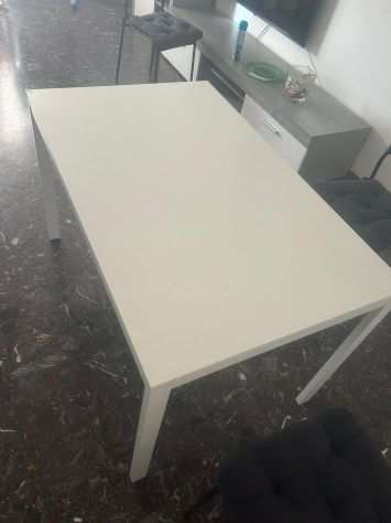 Tavolo bianco allungabile