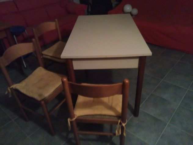 tavolo con sedie