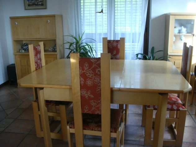 Tavolo e 4 sedie moderne in frassino