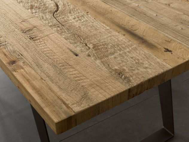 Tavolo in legno massiccio di Ontano