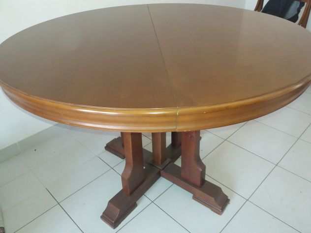 Tavolo rotondo in legno con allungo