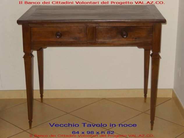 Tavolo vecchio in Noce