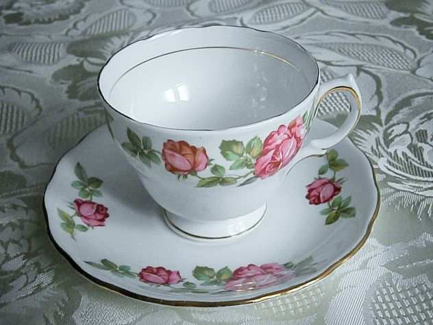 Tazza piattino da TheCaffegrave- quotRoyal Vale Englandquot - porcellana degli anni 20