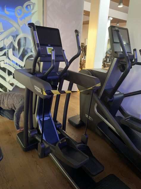 TECHNOGYM ARTIS