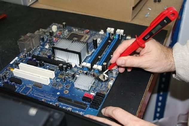 Tecnico riparazioni piccoli elettrodomestici, Computer, amplificatori, HiFi