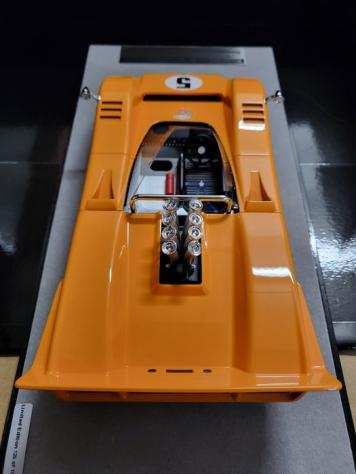 Tecnomodel 118 - 1 - Modellino di auto da corsa - McLaren M8F Can-Am Road America 1968 WINNER Dennis Hulme - TM18-252B
