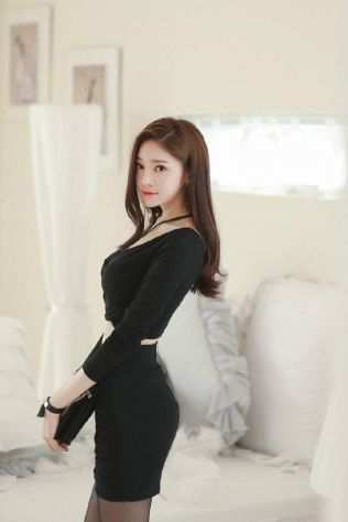 TEL-3240924717-Ambiente pulito Camere pulite, ragazza carina giovane e comodo pa