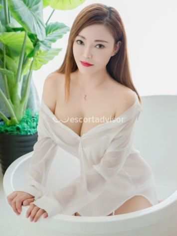 TEL 3778337440 CENTRO MESSAGGIO A CENTRO RAGAZZA CARINA E ELEGANTE