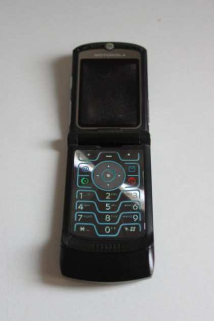 TELEFONO CELLULARE Motorola Razr V3 usato funzionante
