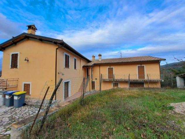Terratetto unifamiliare in vendita a Spoleto - 6 locali 250mq