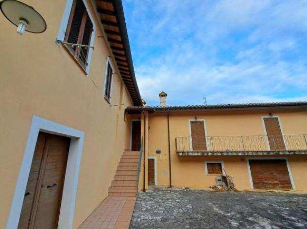 Terratetto unifamiliare in vendita a Spoleto - 6 locali 250mq