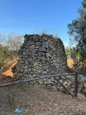 Terreno con trullo a pochi km dal mare