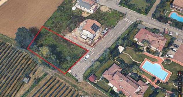 Terreno di 723 msup2 in vendita a Moniga del Garda