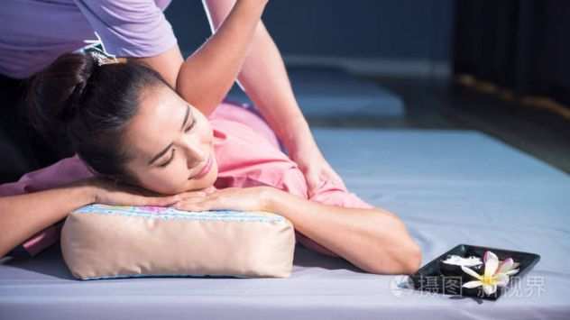 THAI MASSAGE egrave un centro massaggi thailandese. Bella THAI con ragazze abilitate
