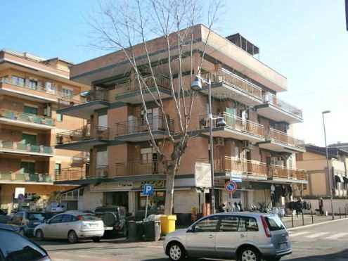 torvaianica centro appartamento 2deg piano 85 mq.