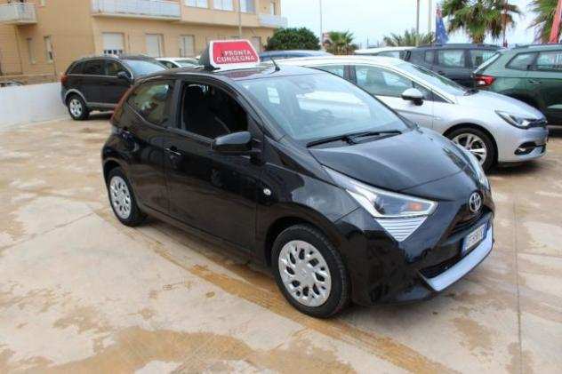 TOYOTA Aygo Connect 1.0 VVT-i 72CV 5 porte x-business rif. 21476492