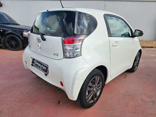 TOYOTA IQ