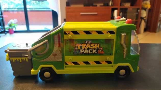 TRASH PACK CAMION E PERSONAGGI