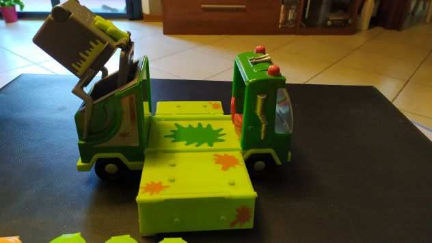 TRASH PACK CAMION E PERSONAGGI