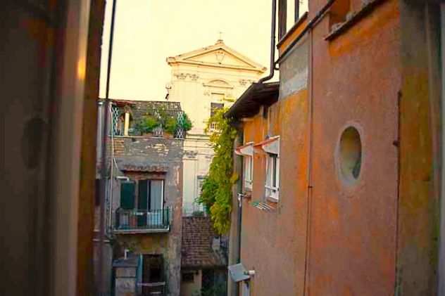 TRASTEVERE MONOLOCALE VICOLO DEL BOLOGNA