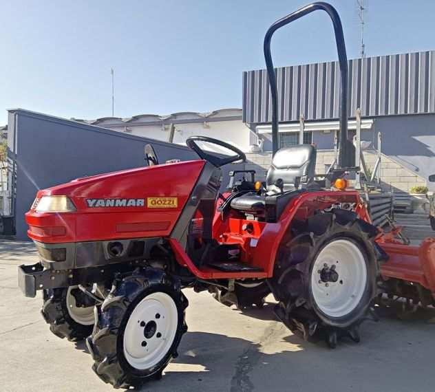 Trattore yanmar 3 cil. Usato