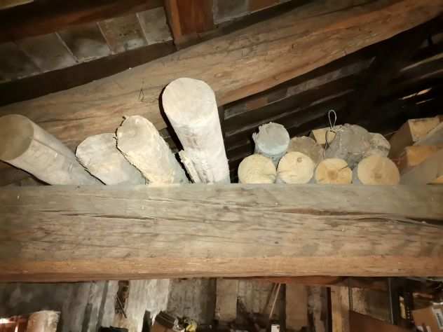 Travetti in legno antichi per soppalchi