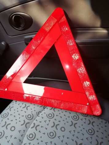 Triangolo di segnalazione stradale