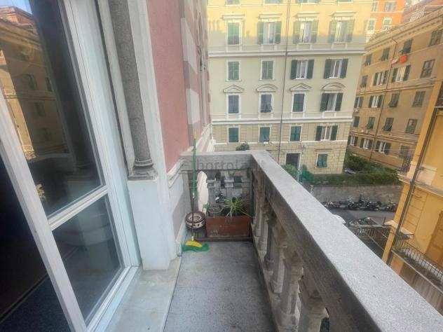 Trilocale in affitto a Genova, Castelletto