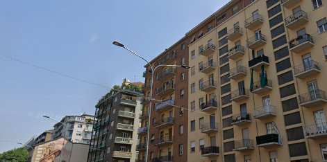 Trilocale in VIA NIZZA 550EURO SPESE INCLUSE