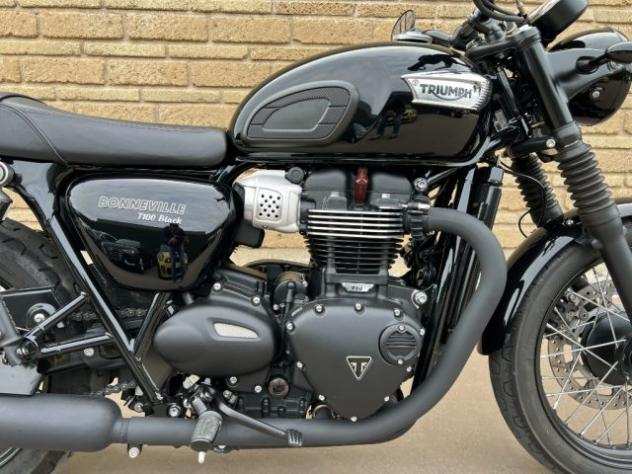 TRIUMPH Bonneville T100 Black Abs rif. 19066891