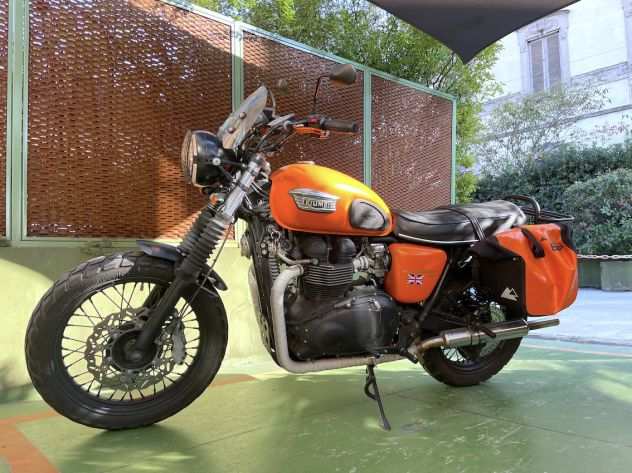 Triumph Scrambler 900 Orange customizzata