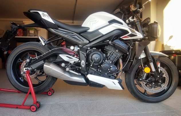 Triumph Street Triple 765 R Anno 2023