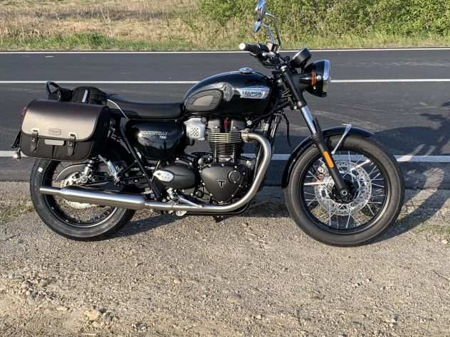 Triumph T 100 black