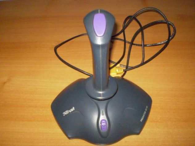 Trust Joystick Predator SV 85 usato