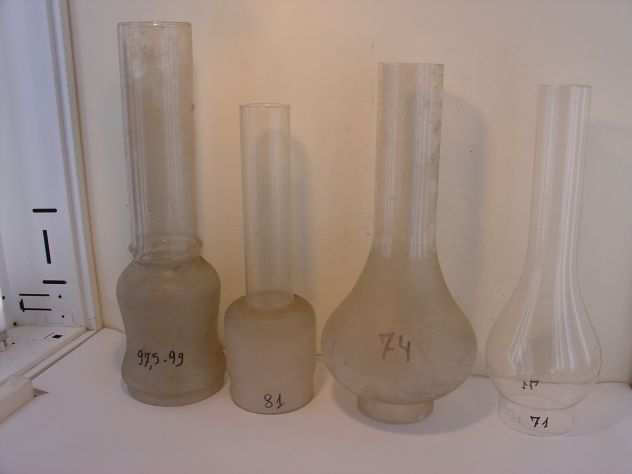 Tubi in vetro per lampade a petrolio, misure e tipi particolari.